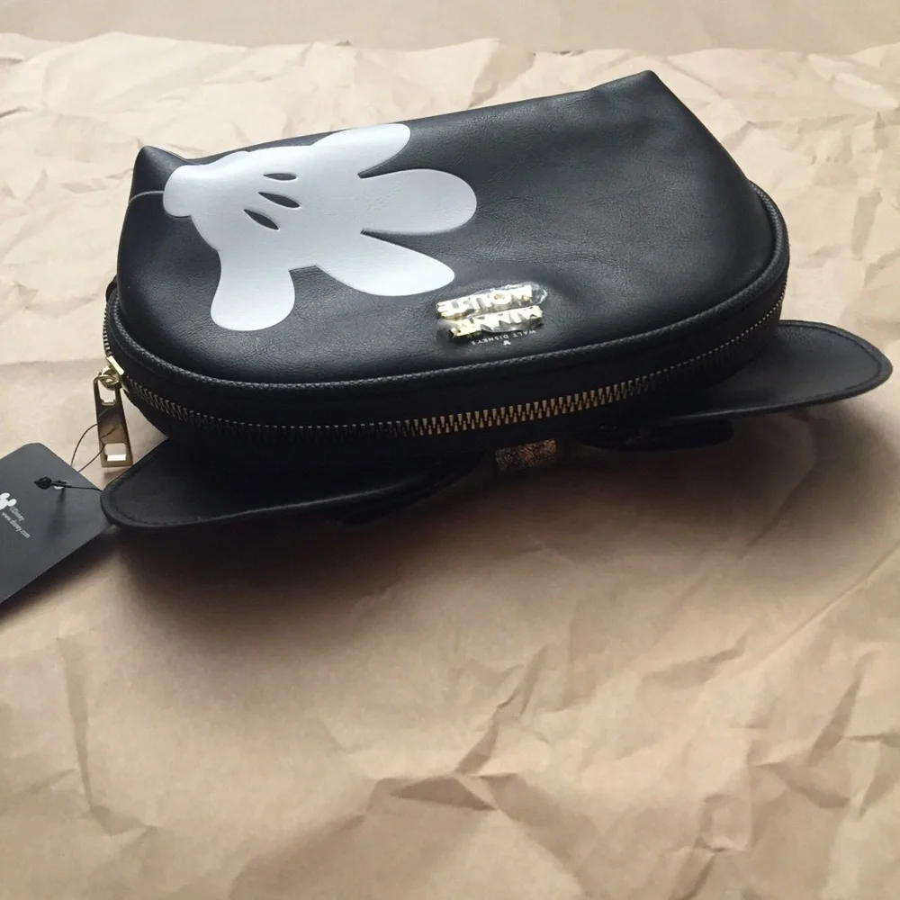 Minnie Mouse makeup bag